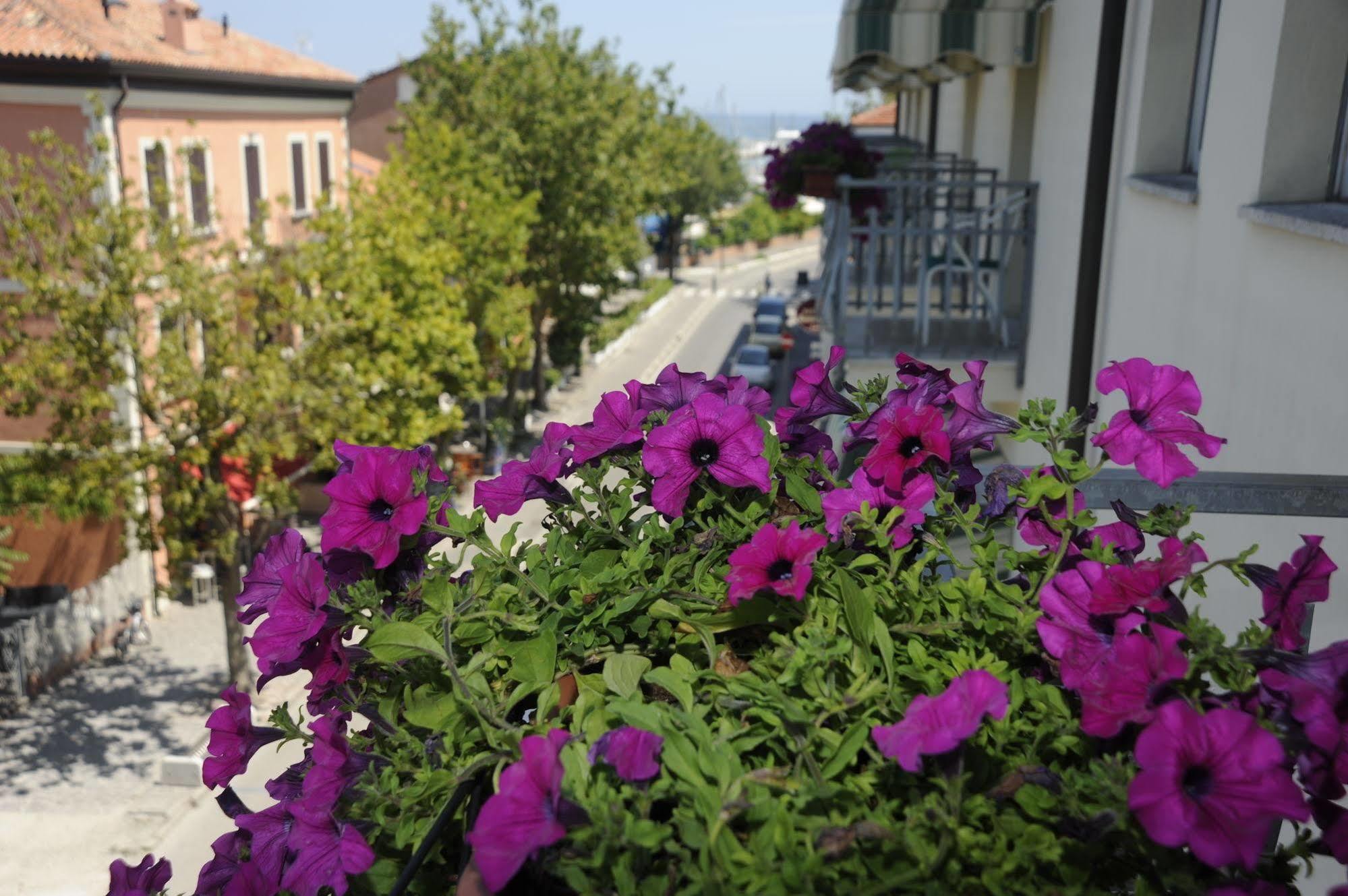 Hotel Al Faro Cervia Buitenkant foto